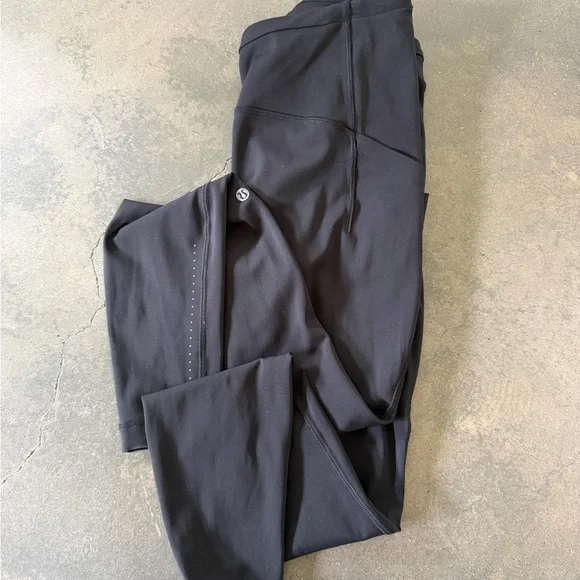 Lululemon Fast and Free Black Legging 28” - Picture 2 of 6